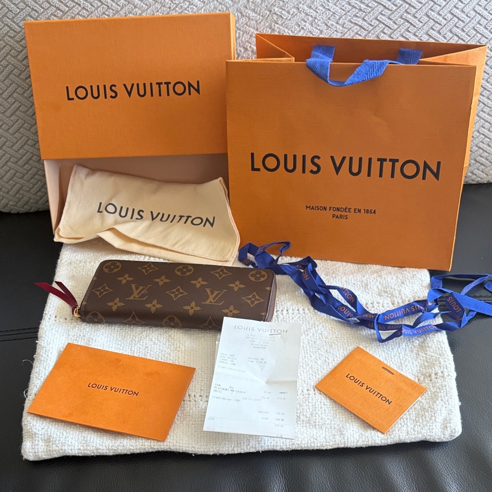Louis Vuitton Clemence Wallet in Fuchsia 💕